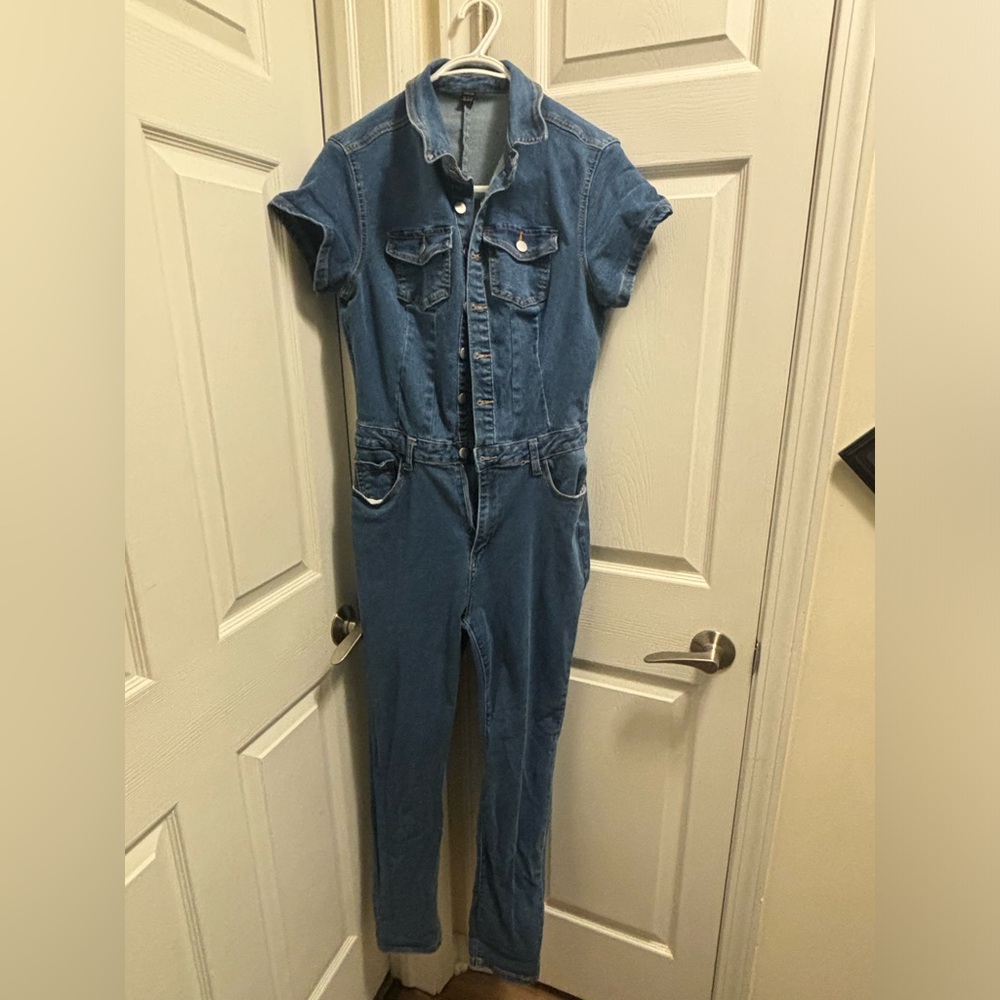 SHEIN Blue Denim Short-Sleeve Jumpsuit - Picture 2 of 4